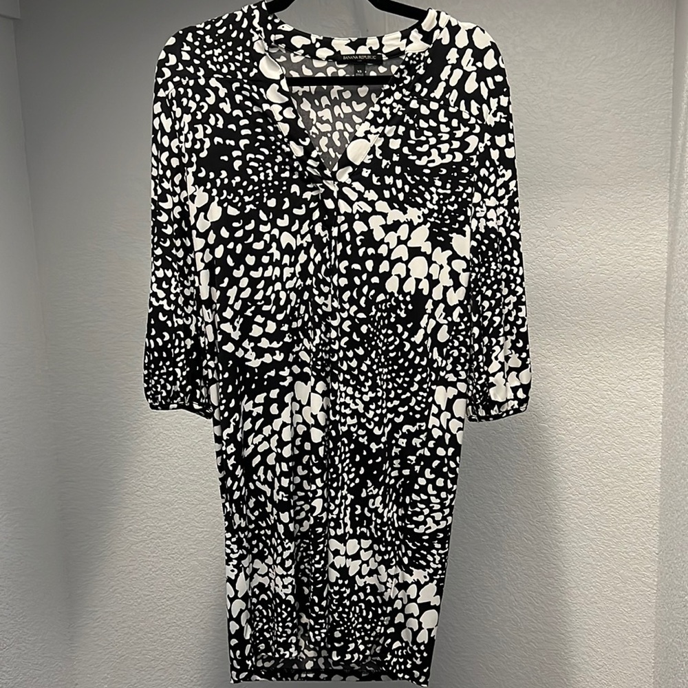Banana Republic black and white tunic dress